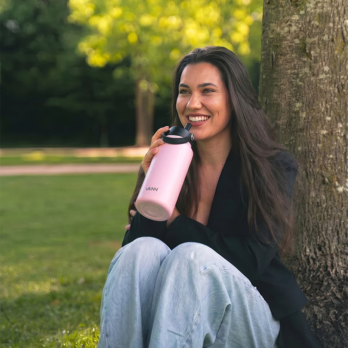 VANN Ultimate Bottle RVS drinkfles in het park