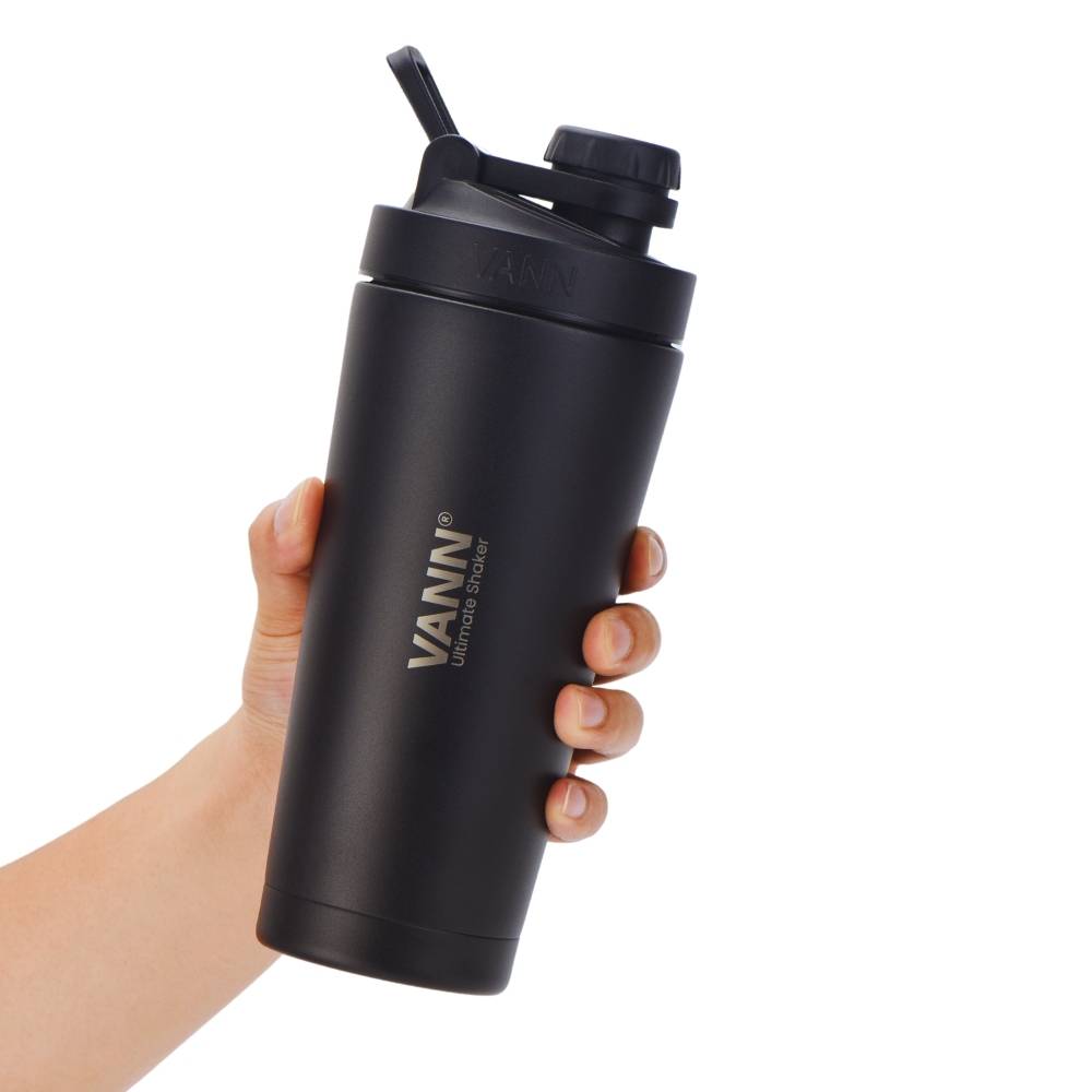 THE ULTIMATE SHAKER™